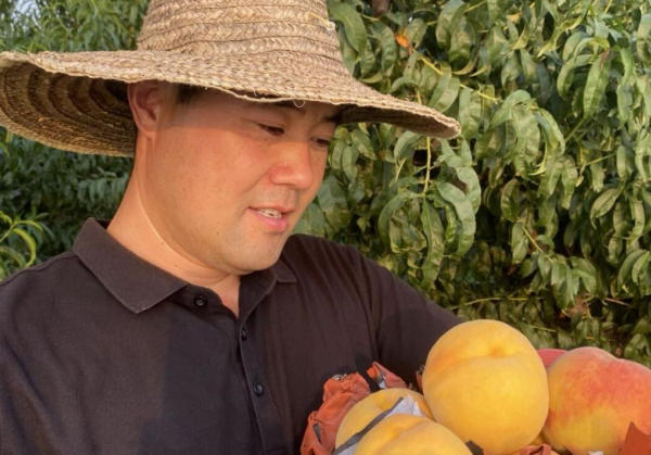 惠農(nóng)網(wǎng)學(xué)員鄭前亮：電商培訓(xùn)賦能，小手機(jī)架起農(nóng)產(chǎn)品“增收橋”